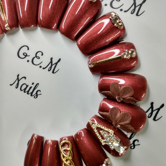 Press on nails (short tapered coffin) - Picture 3 of 3